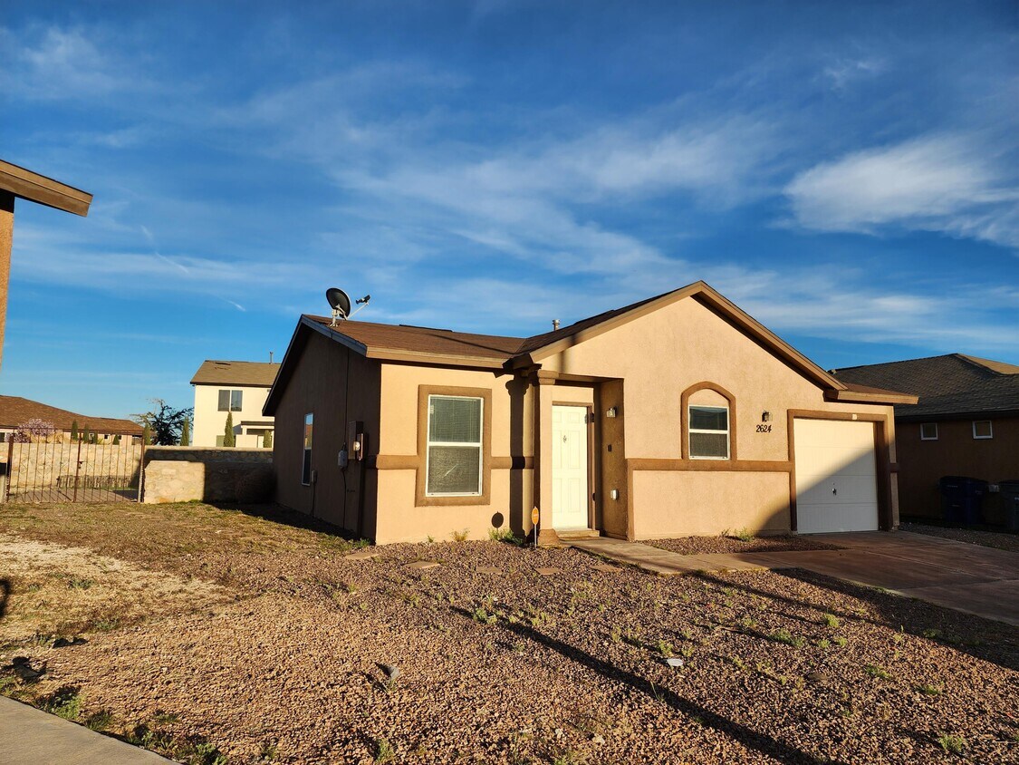 2624 Steffi Graf Dr, El Paso, TX 79938 House Rental in El Paso, TX