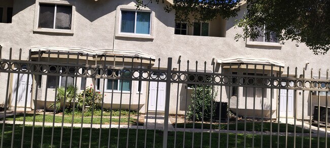 Building Photo - 1425 S White Ave