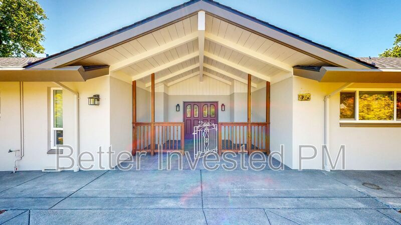 Foto principal - 475 Country Club Dr