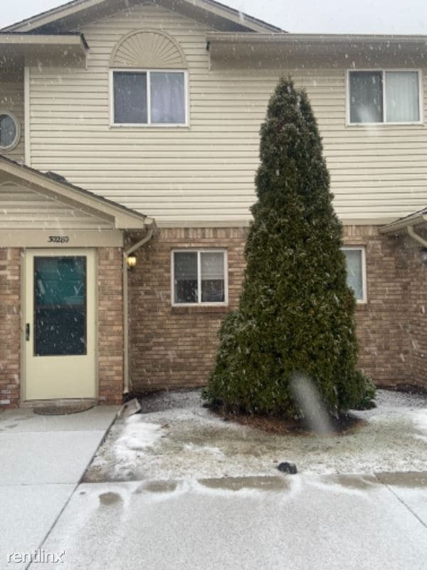 Primary Photo - 2 br, 1 bath Condo - 30280 Wedgwood circle...