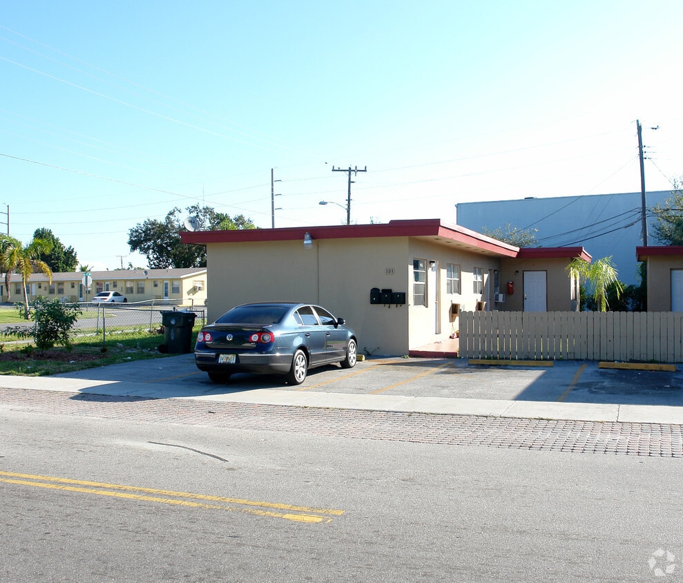 Primary Photo - Dania Beach Portfolio