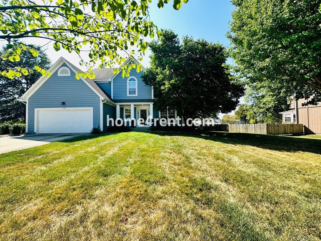 1503 Bridlewood Ln, Raymore, MO 64083 House Rental in Raymore, MO