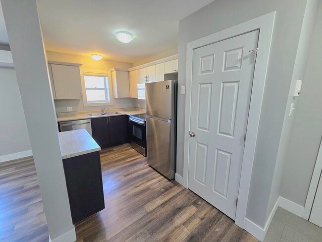 Building Photo - 30 Parks St