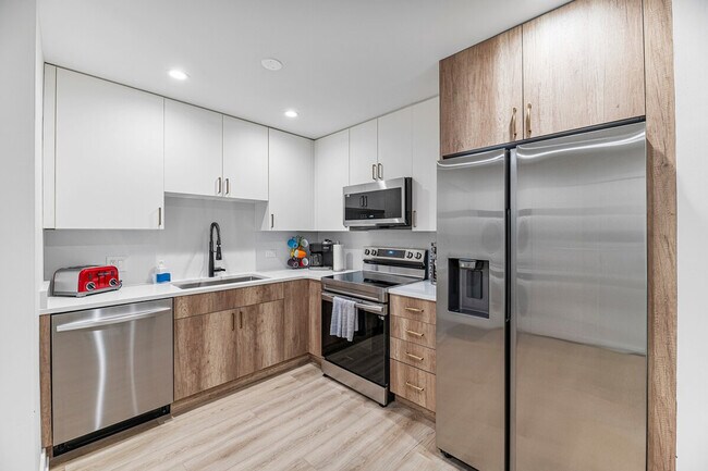 Foto del edificio - 7200A N Claremont Ave