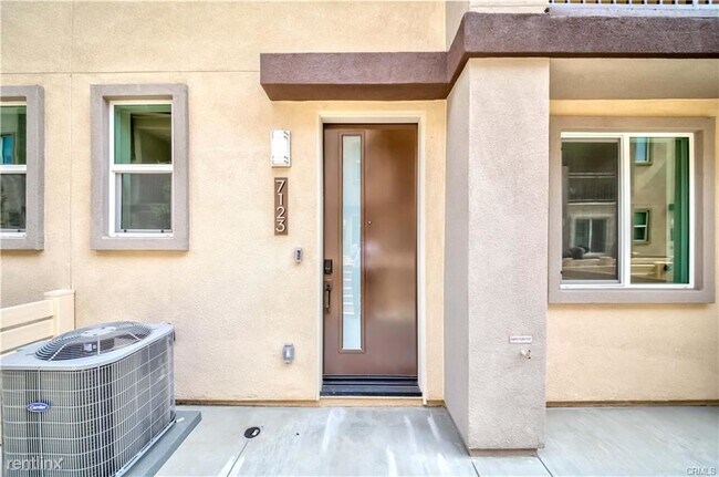 Building Photo - 3 br, 4 bath Condo - 7123 Ryder Ln