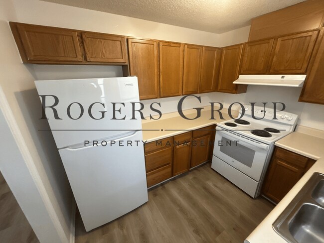 Foto del edificio - #450 - 611-613 Hicks Mill Rd Duplex