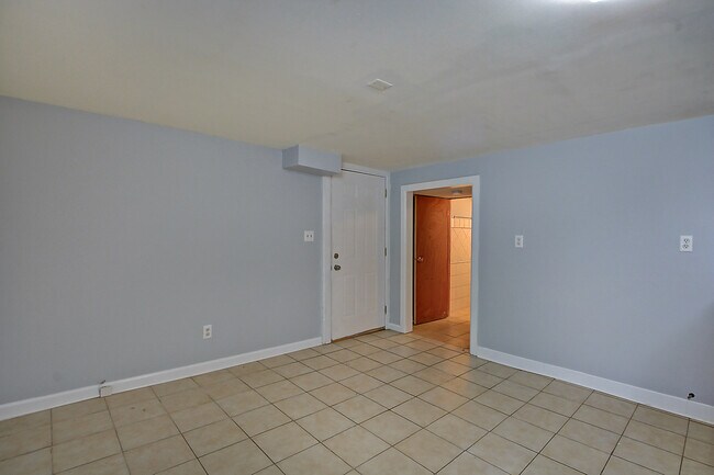 Building Photo - 52 Jenny Ln