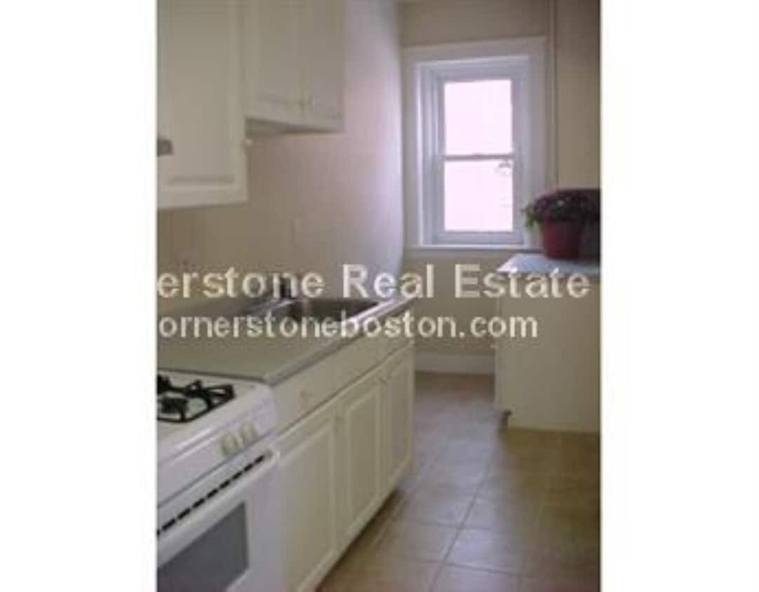 Primary Photo - 1269 Commonwealth Ave