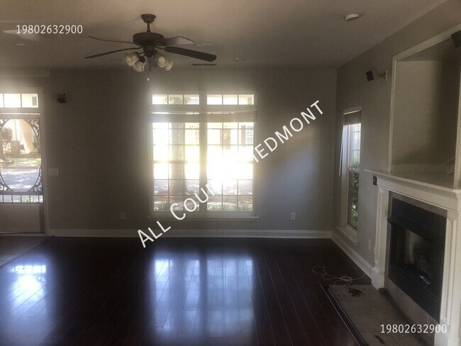Foto del edificio - 13214 Meadowmere Rd