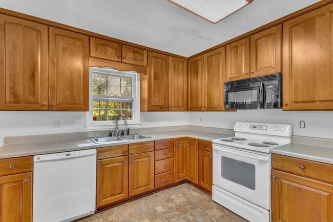 Foto del edificio - 760 Sugar Hill Ln SE
