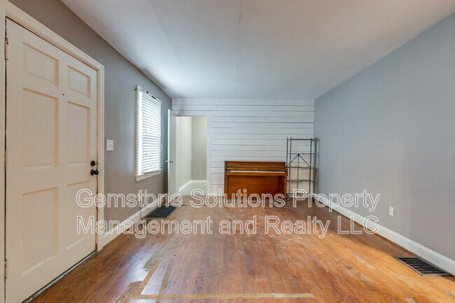 Foto del edificio - 2930 Primrose Cir