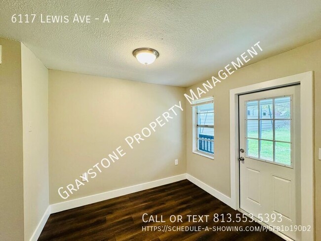 Foto del edificio - Make This 2-Bed, 1-Bath Home at Gibsonton ...