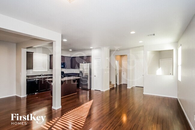 Foto del edificio - 121 Country River Ave