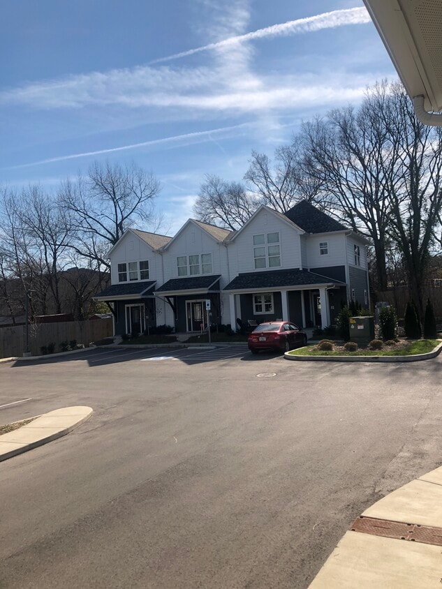 Primary Photo - 509 Rosedale Ave