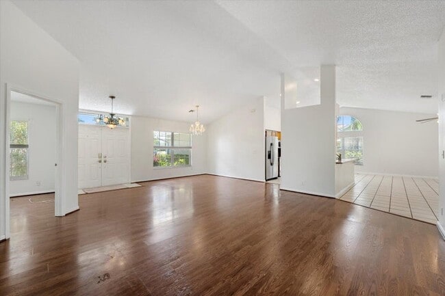 Building Photo - 1401 Hideaway Bnd