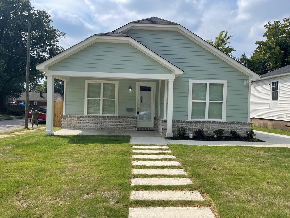 1985 E McLemore Ave, Memphis, TN 38114 House Rental in Memphis, TN