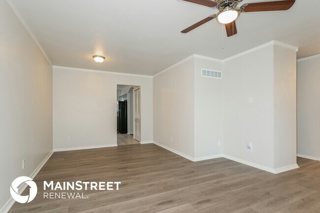 Foto del edificio - 900 Broadhurst Dr