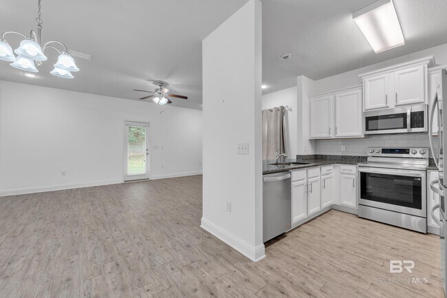 Foto del edificio - 25806 Pollard Rd