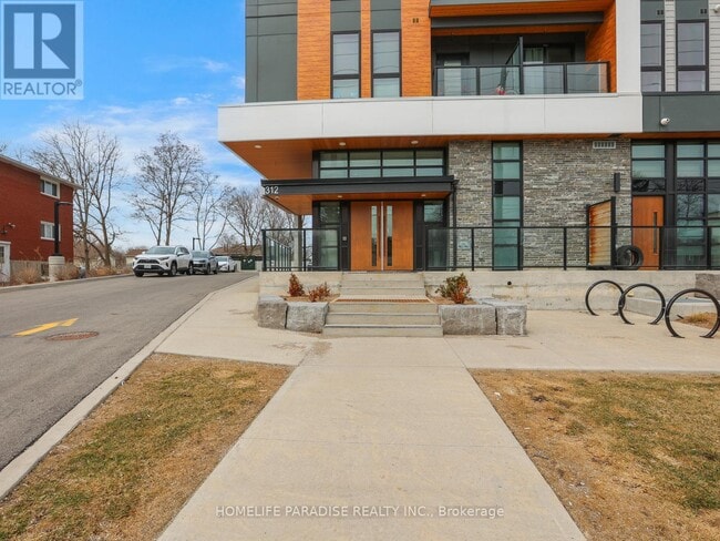 Building Photo - 312 Erb St. W