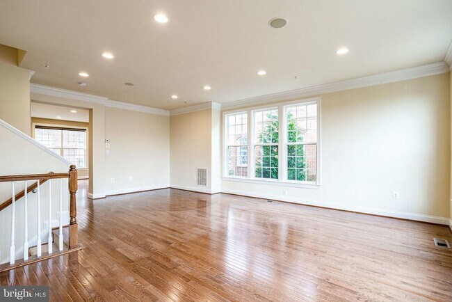 Foto del edificio - 7997 Reserve Way