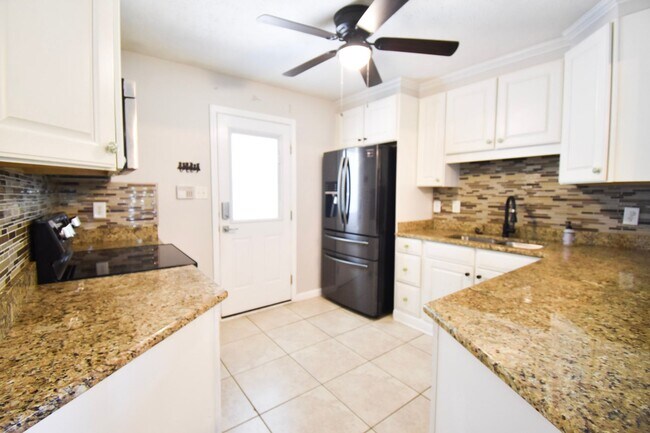 Foto del edificio - 3 bedroom 3 Bathroom with Pool