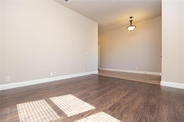 Building Photo - 521 Kelvington Dr