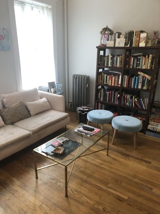 Building Photo - 1 bed/1 bath in Brighton