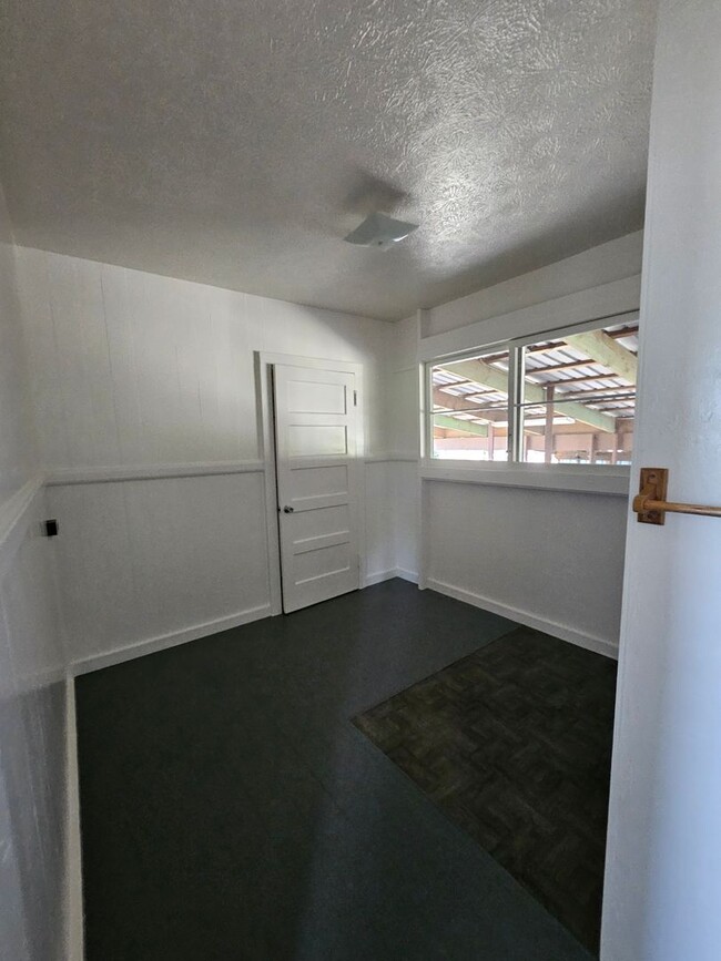 Foto del edificio - REDUCED Refurbished 3 Bedroom off Volcano Hwy