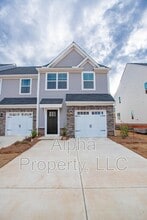 Building Photo - 215 Clearwood Dr