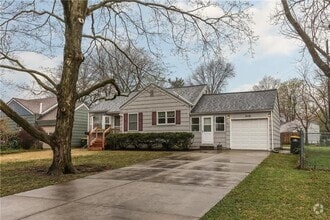 Building Photo - 5116 Reeds Rd