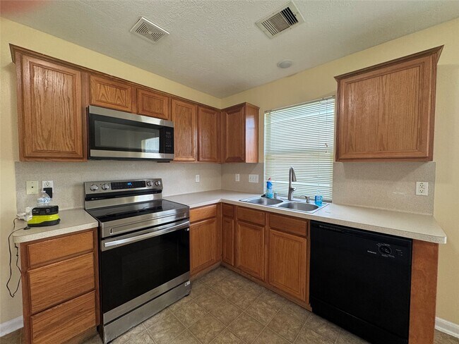 Foto del edificio - 20711 Sycamore Wood Dr