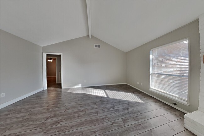 Foto del edificio - 22135 N Fork Dr