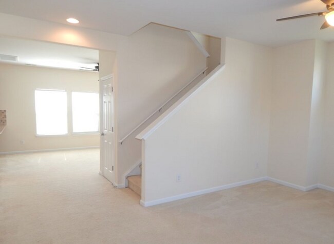 Building Photo - Wonderful 3 Bed Home, Coming Soon!!