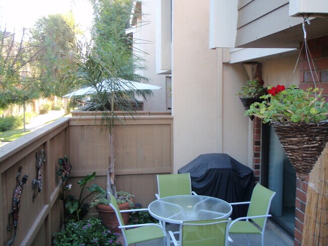 Foto del edificio - 617 Brookview Way