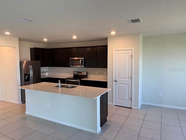 Foto del edificio - 1963 Enchanting Ct