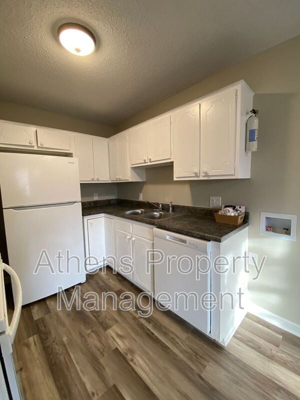 Building Photo - 117 Jockey Club Dr