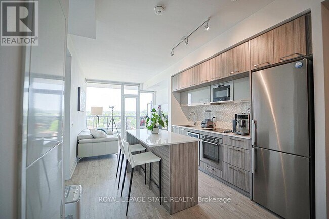 Photo du bâtiment - 4800-4800 Hwy 7