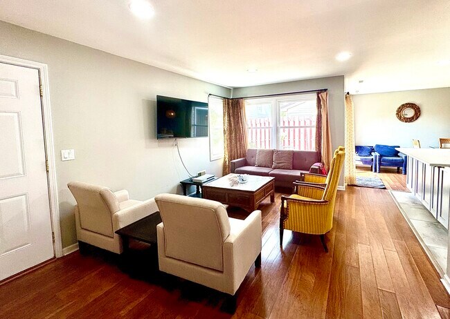 Foto del edificio - 1702 Queensbury Cir