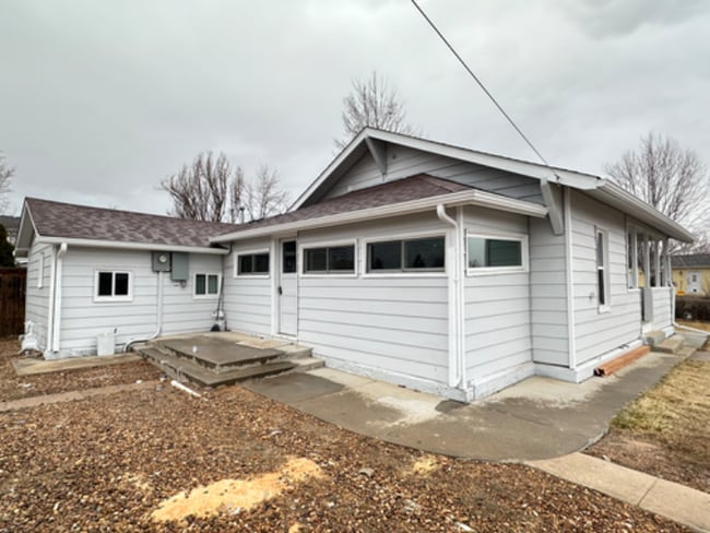 Photo - 132 6th St House