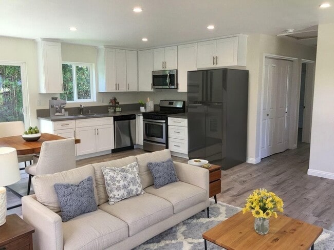 Building Photo - 8630 Lubao Ave