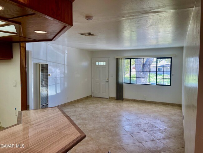 Foto del edificio - 3171 Milton Dr