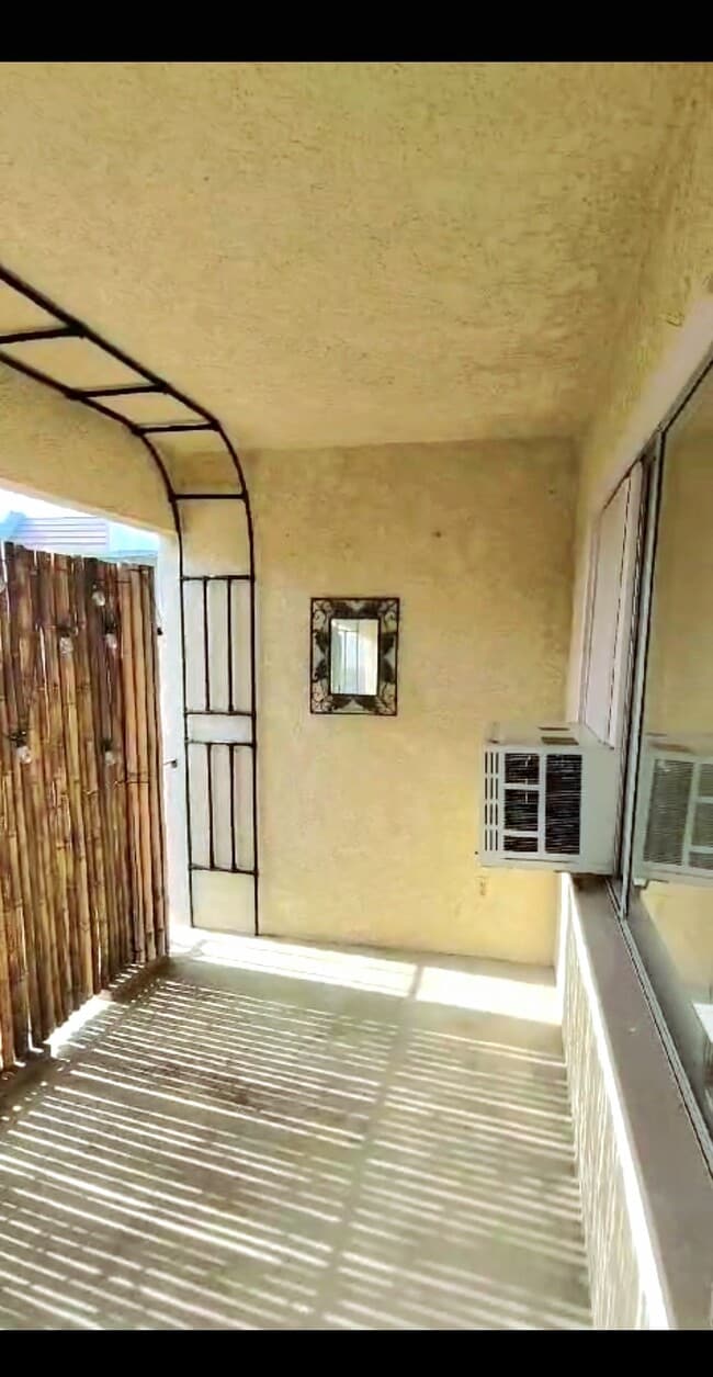 Balcony - 2239 N Frederic St