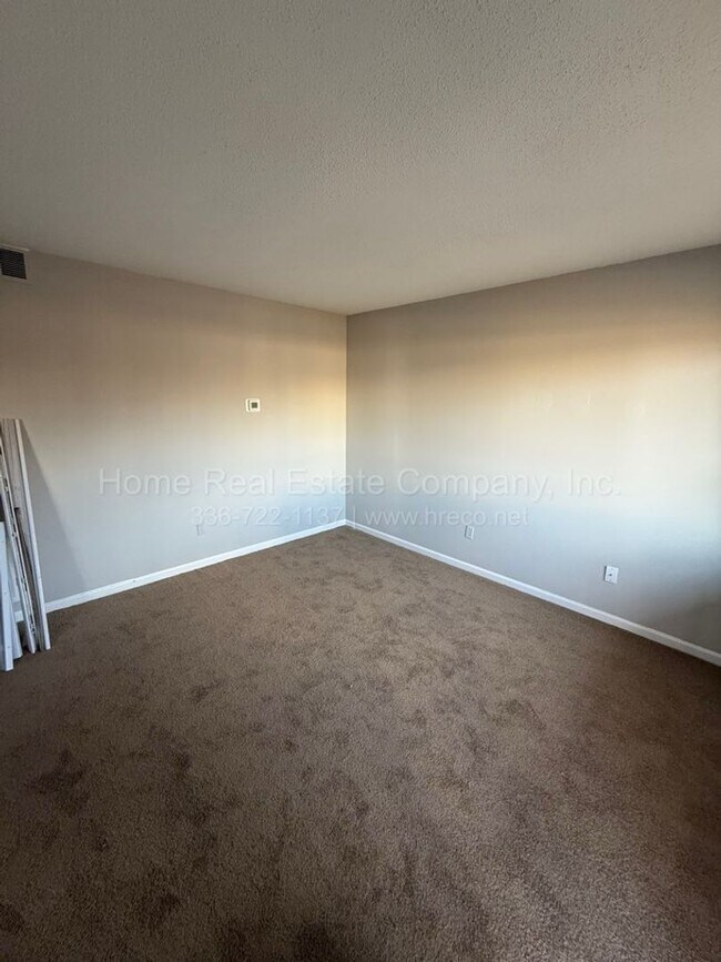 Foto del edificio - 1004 Salisbury St