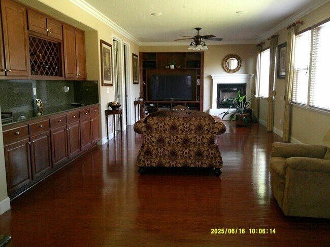Building Photo - 5002 S Ridgefield Way