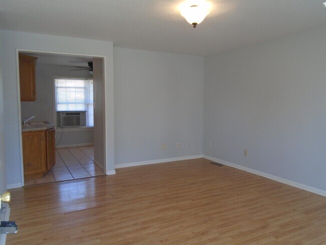 Building Photo - 3012 Hobson Rd