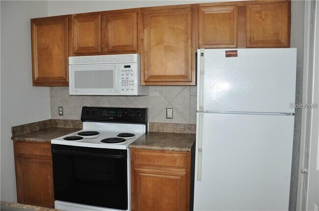 Foto del edificio - 6137 Metrowest Blvd