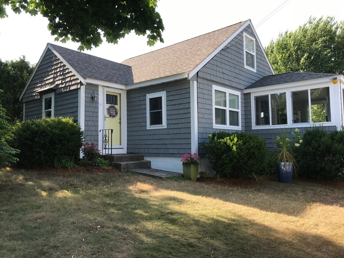 Primary Photo - 16 Cricket Ln