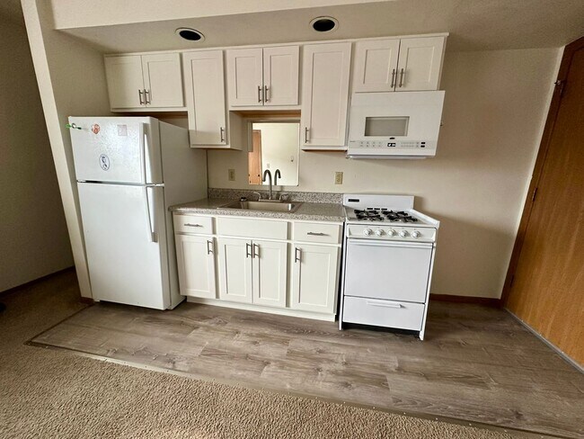 Foto del edificio - Large 1 Bedroom Apartment in South Oakland! Call Today to Schedule an Appointment!