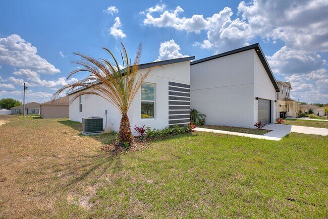 Building Photo - Deposit-Free! Modern, energy efficient hom...