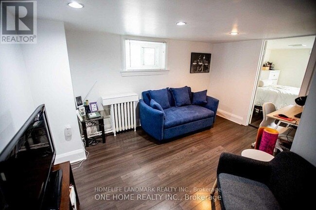 Building Photo - 245 Sammon Ave